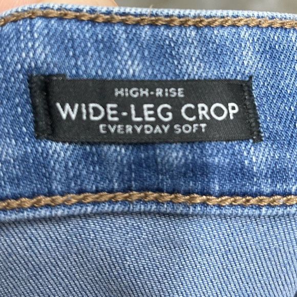 White House Black Market Denim High Rise Wide Leg Cropped Jeans - Picture 3 of 4